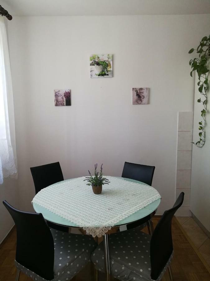 Apartment Koruna 1 พูลา ภายนอก รูปภาพ